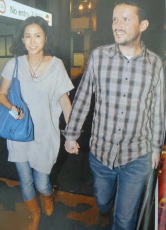 宣萱约会富商:包间相处7小时 禁服务员入内