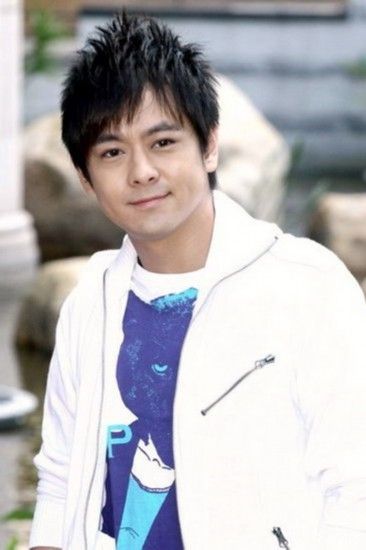 男演员,歌手及企业人士,1974年10月15日生於台湾,自1992年2月28日出道
