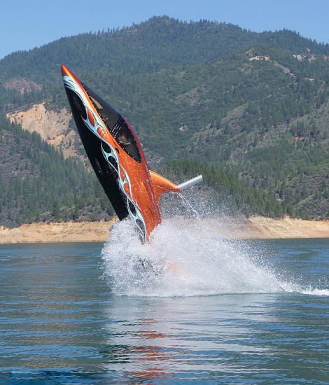 澳男子用退役战斗机造鲨鱼快艇售价40万元8