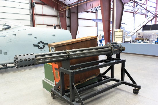 &nbsp;gau-8/a复仇者机炮是由通用电器制造的30毫米口径加特林式机炮