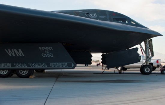 b2隐形轰炸机从这里进入驾驶舱