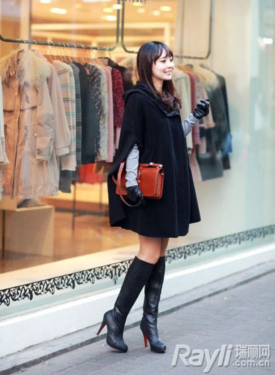 《星你》千颂伊斗篷look引发春日强气场