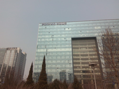 &nbsp;侧边框细节侧边框细节机身正面上方分别为800万像素前置摄像头