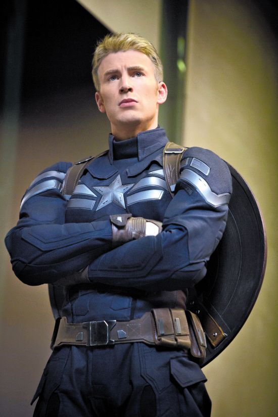 《美国队长2》公映 黑寡妇都看不上,队长你还是男人吗