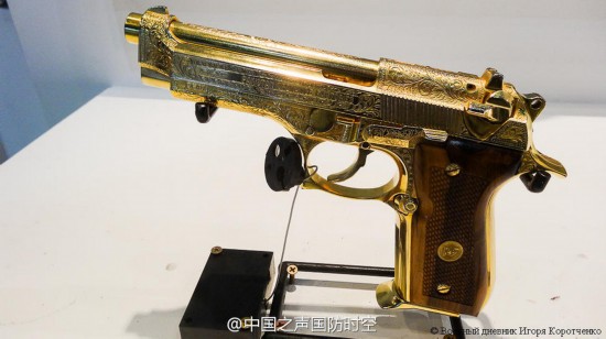 巴基斯坦厂商展示黄金枪 土豪范儿十足【5】