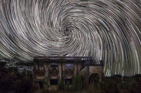 新加坡摄影师花2年拍"斗转星移"(高清图)
