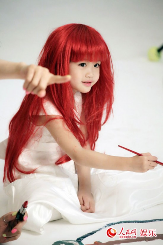 钟丽缇小女考拉美貌动人 带火红假发似梦幻美人鱼【5】