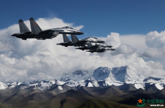 中国歼11部队挂弹守卫高原领空(组图)【3】
