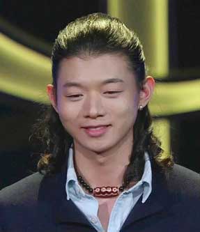 百姓藏家:霍尊脖饰永不换 时尚天珠有真假