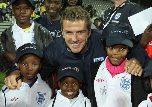 足球为什么是11个人?