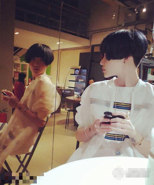 曝高晓松前妻徐粲金海量私照 网友赞:标准美女