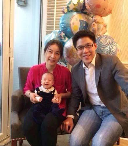 郭晶晶支持母乳喂养亲力亲为为宝宝争一口奶