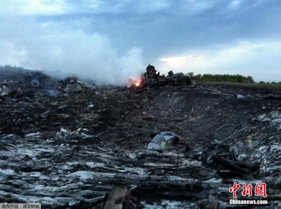 mh370空乘之妻痛失丈夫又因乌坠机失去朋友