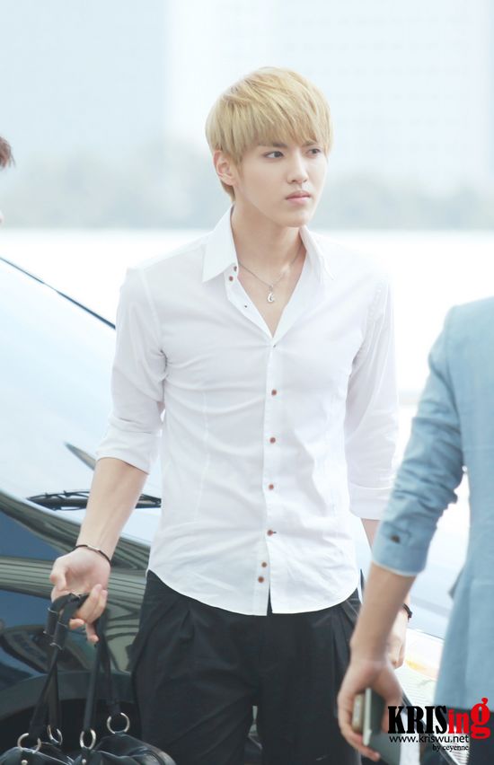 exo-m吴亦凡最新爆照 exo张亦兴鹿晗近期生活照曝光