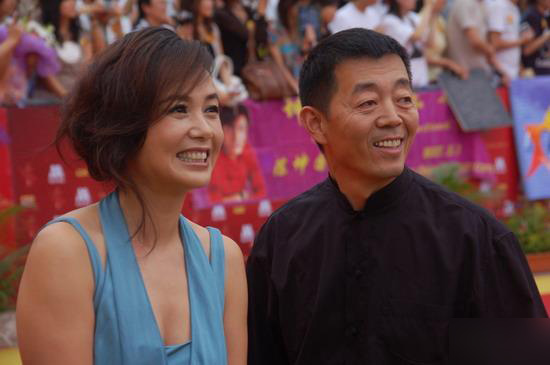 揭娱圈美女野兽夫妻:林青霞获夫送皇宫【26】