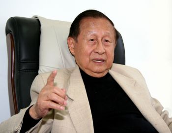 高尚全加快推进法治政府和服务型政府建设