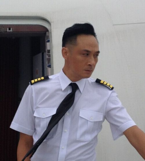 吴镇宇在《冲上云霄》中饰演的帅酷机长令人印象深刻