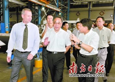 王辉 罗文清 摄8月6日,省委书记胡春华用一天时间在佛山调研装备制造