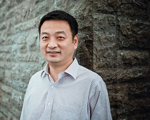 专访携程网创始人梁建章:斯文的"狠角色"