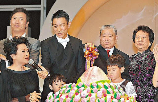 刘德华为父亲庆生