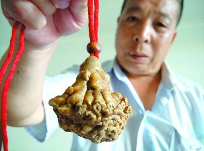 这块菜花石究竟是个啥