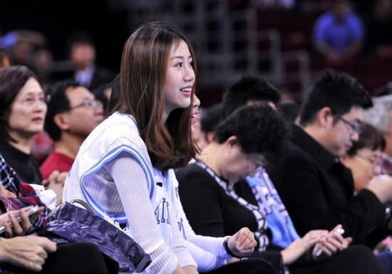 缝主场必去的陈露,经过一个赛季,已经稳坐各大网站头图位置.