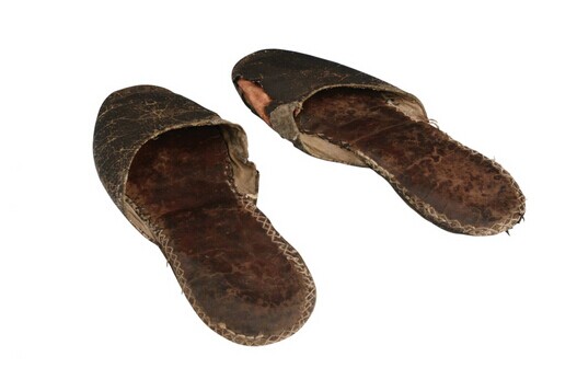 安徽频道 文化体育 历史     毛泽东晚年穿过的拖鞋.