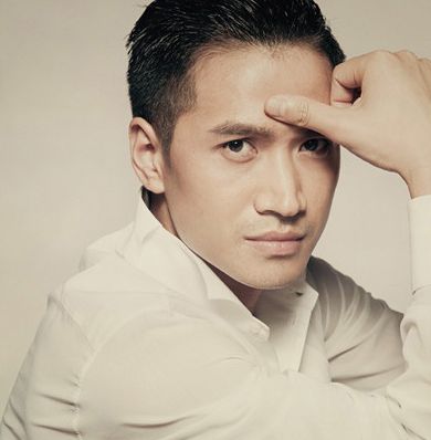 圈,并且成为于正的得意门生,作为男一号先后主演了《欢喜婆婆俏媳妇》