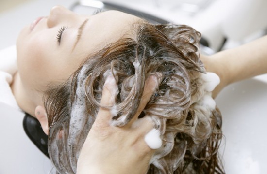 养生警惕:这样洗头小心"洗"出病