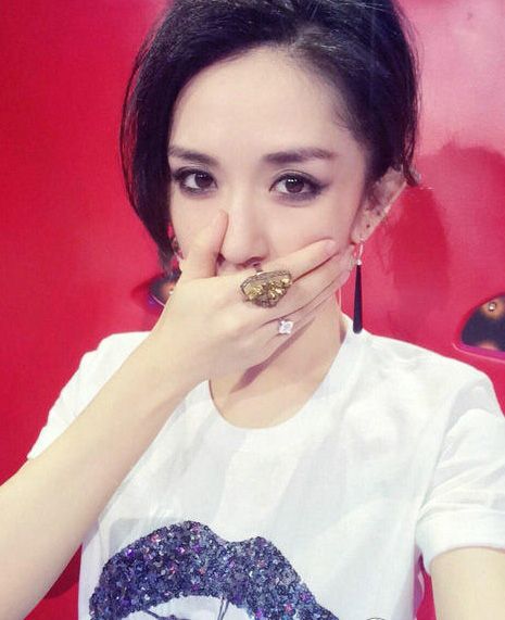 太阳女神谢娜晒图pk金鹰女神 网友:美呆了【6】