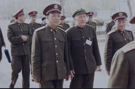 基地的后勤保障也很困难,马兰基地的所有人员,从将军到士兵吃的食物都