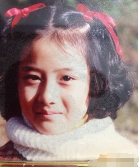 陈德容晒2岁萌照大眼圆脸粉嫩可爱有灵气