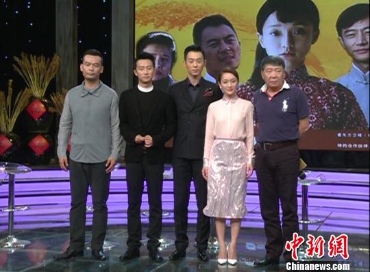 表示,这部戏自己差点不想做了:"拍摄对季节有要求,必须高粱红了的时候