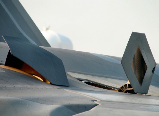 中国歼20疑用等离子隐身 6边形神秘装置匠心独运【19】