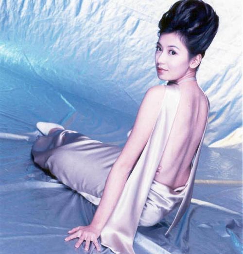 贾静雯与修杰楷恋情曝光 "姐弟恋"年龄差9岁