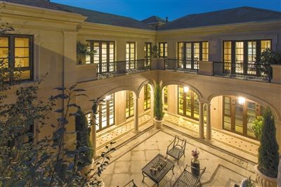 紫禁壹号院的法式合院是京城楼市新品.