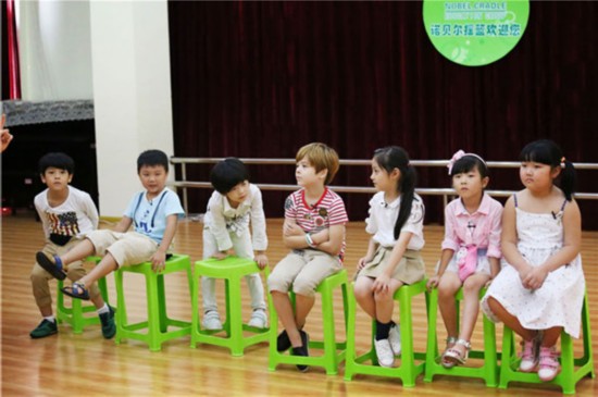 原创校园真人秀《一年级》 人气小鲜肉陈学冬担任代课老师