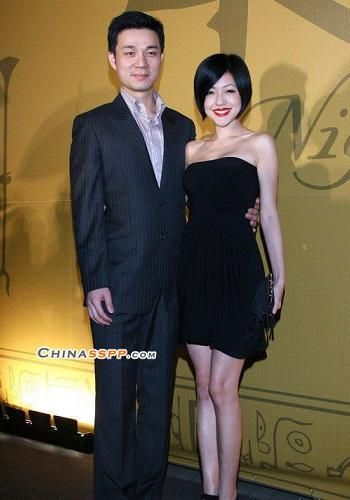 原标题:小s收工放松喝红酒 女儿吐槽:还挺享受的   徐熙娣 许雅钧(3