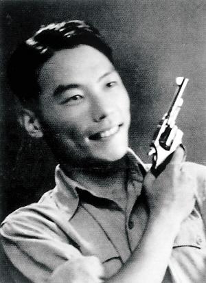 三人都潜伏在胡宗南部担任职务,熊向晖担任胡贴身副官,机要秘书长达