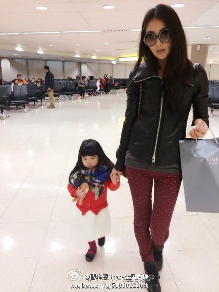 曹格与老婆吴速玲谈两年地下情因看日出结缘 女儿grace丑萌爆红(图)