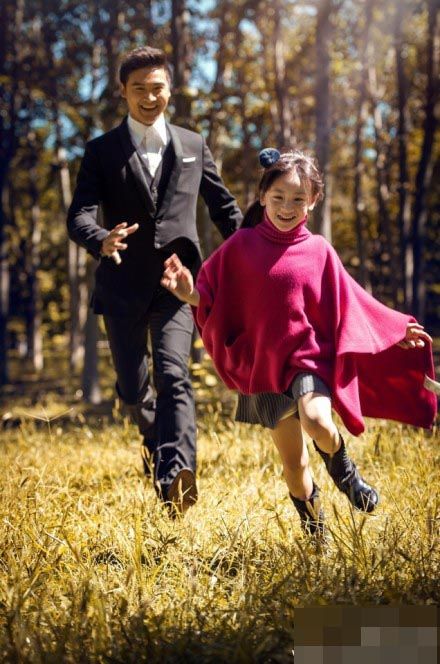 田亮晒爷三家庭照憨笑与森碟萌萌哒8