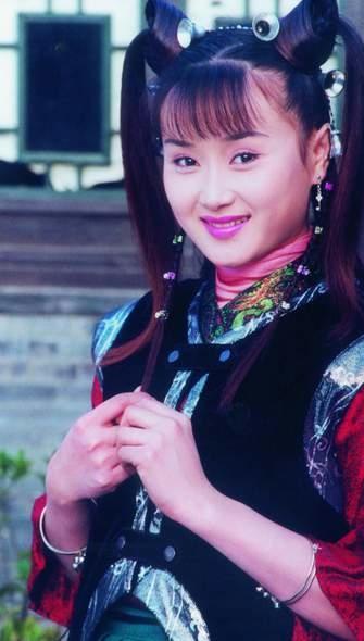 周莉是个比较传统的演员,后来出演了《侠客行》,扮相比较活泼可爱