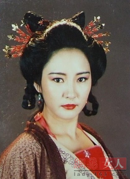 李莫愁的扮演者,这是马夫人的扮相.