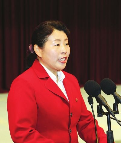我叫吴亚琴,是长春市宽城区团山街道长山花园社区党委书记,居委会主任