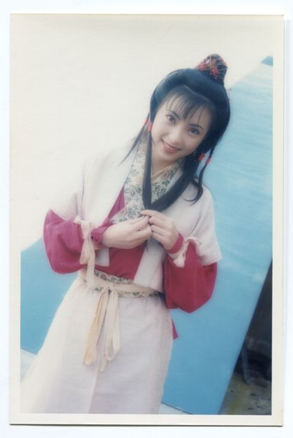 于正版小龙女太雷人 三版《神雕侠侣》人物pk_滚动新闻_烟台大众网