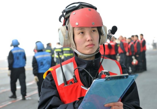 中国航母辽宁舰的第一代女舰员(组图)【3】
