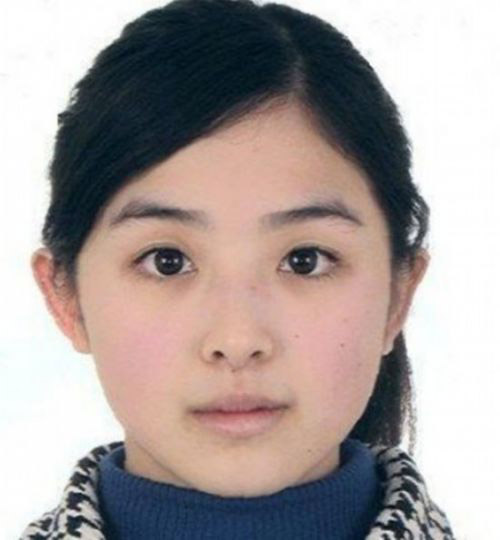 明星证件照曝真容:宋茜吴昕痘印祛斑明显 孙艺珍美过章子怡