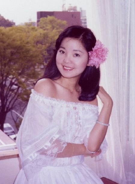 邓丽君62岁冥诞众星缅怀邓丽君死因是吸毒哮喘发作