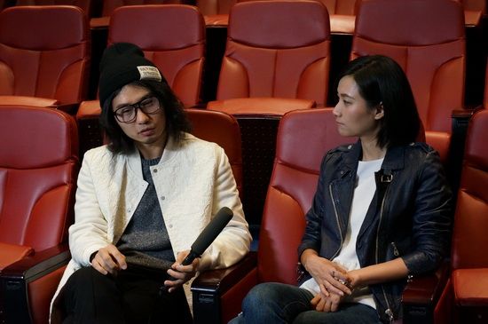 徐静蕾客串《报告老板!》 与子墨小谈"爱情"