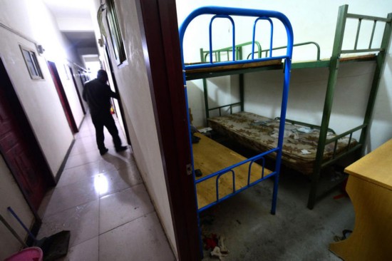 北京查封群租房 废鱼塘内建170间地下室出租